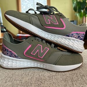 New Balance Women's Green and Pink Sneakers